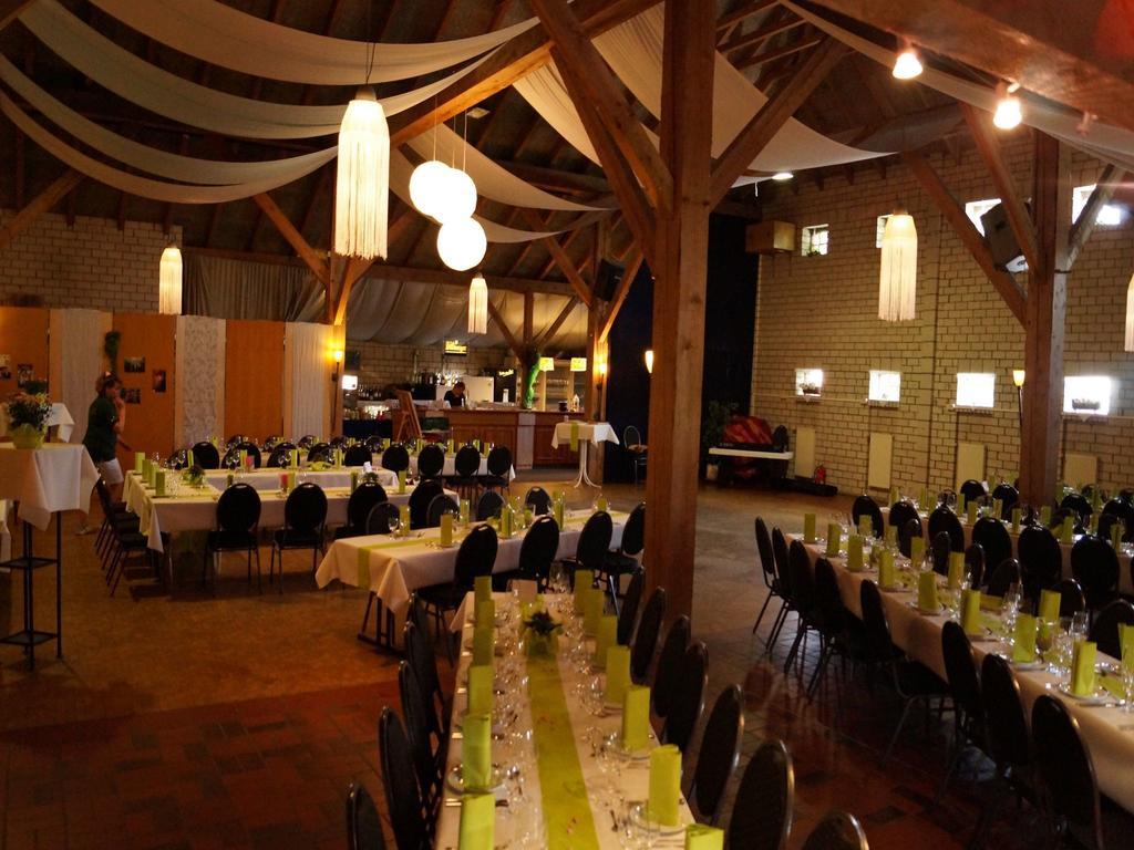 Gasthuus Ulenhoff Hotel Westoverledingen ภายนอก รูปภาพ
