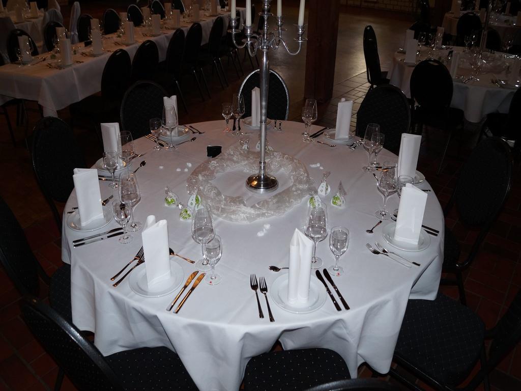 Gasthuus Ulenhoff Hotel Westoverledingen ภายนอก รูปภาพ